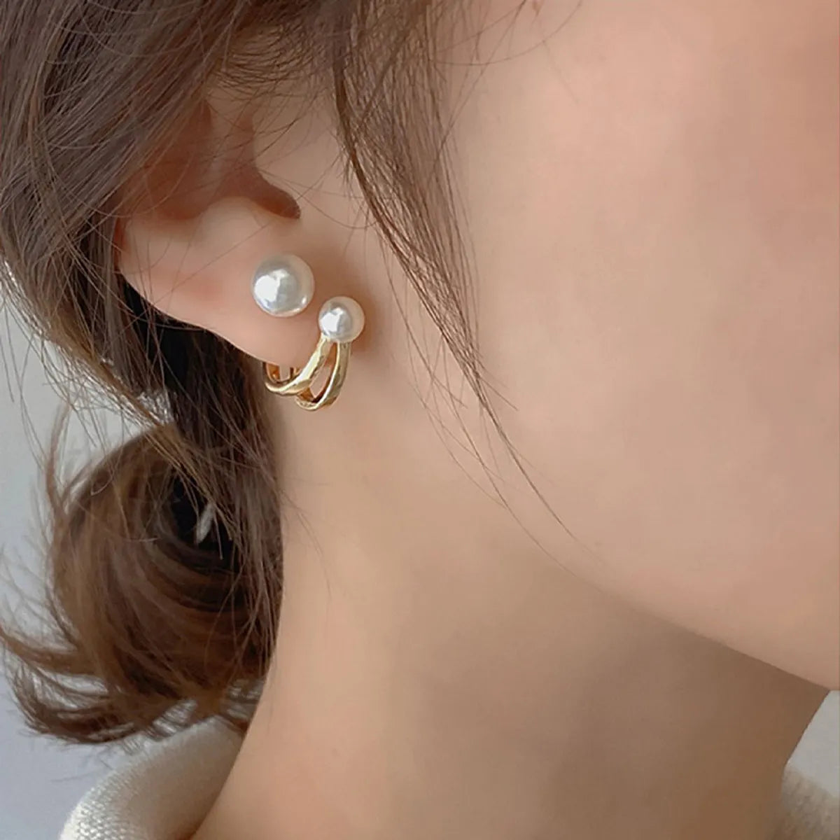 Fashion Round Copper Inlay Pearl Ear Studs 1 Pair