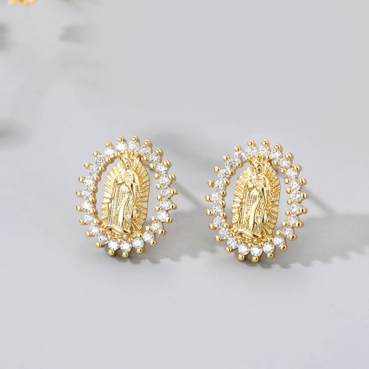 Fashion Round Copper Inlay Zircon Ear Studs 1 Pair