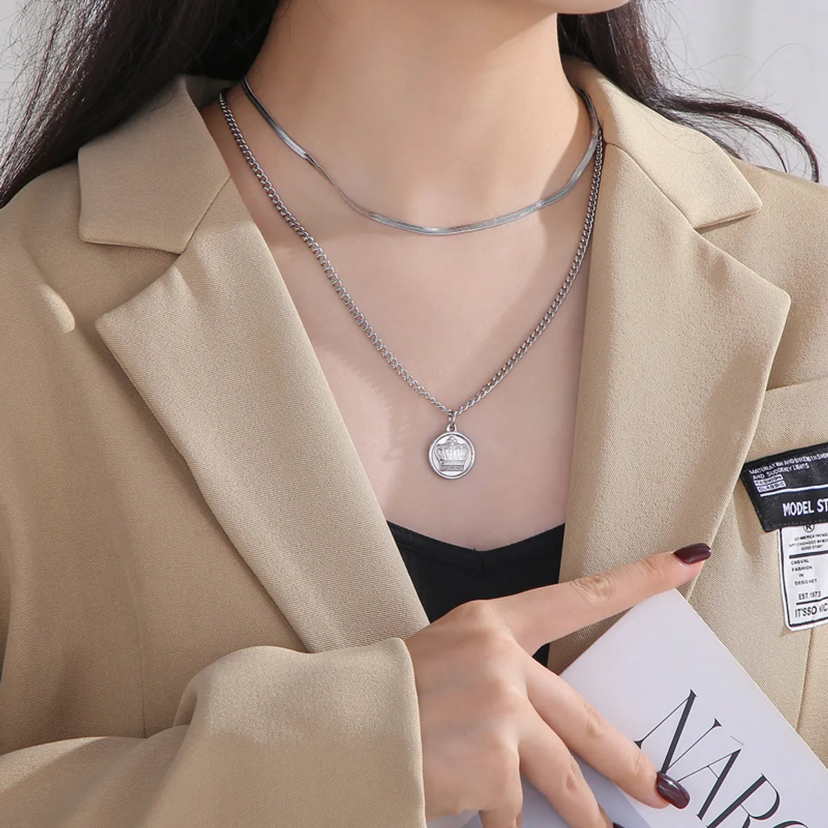 Fashion Round Crown Stainless Steel Plating Pendant Necklace 1 Piece