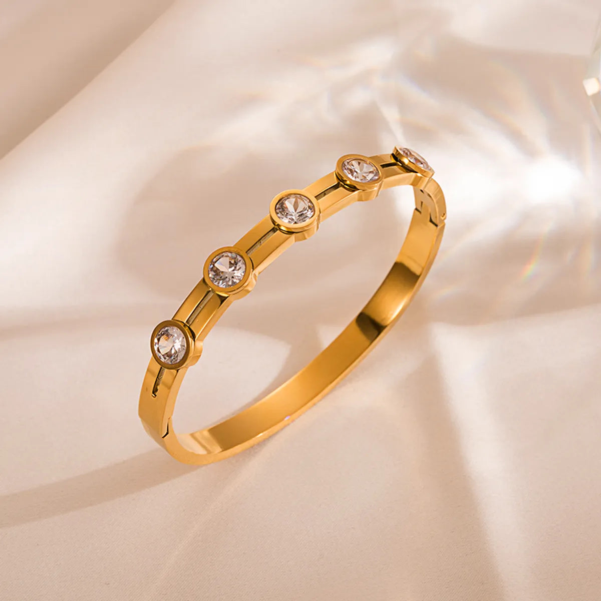 Fashion Round Stainless Steel Gold Plated Zircon Gold Plated Bangle