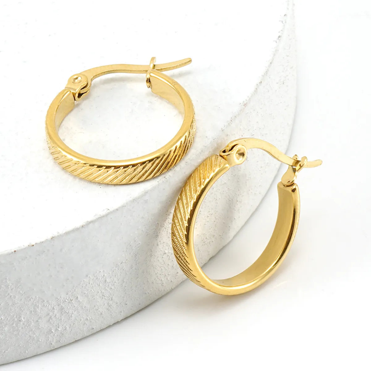 Fashion Round Stainless Steel Hoop Earrings Gold Plated Stainless Steel Earrings