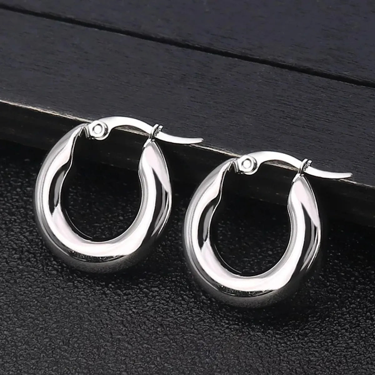 Fashion Round Stainless Steel Plating Hoop Earrings 1 Pair