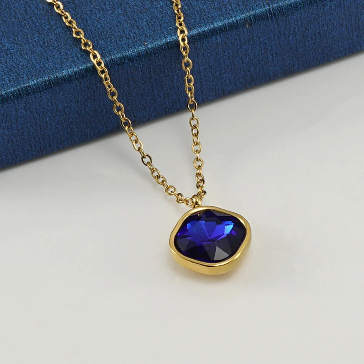 Fashion Round Titanium Steel Plating Inlay Zircon Pendant Necklace 1 Piece