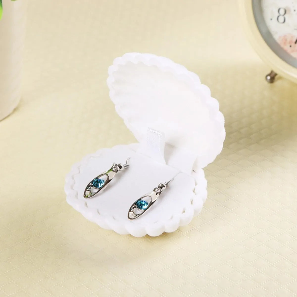 Fashion Shell Plastic Flocking Jewelry Boxes 1 Piece