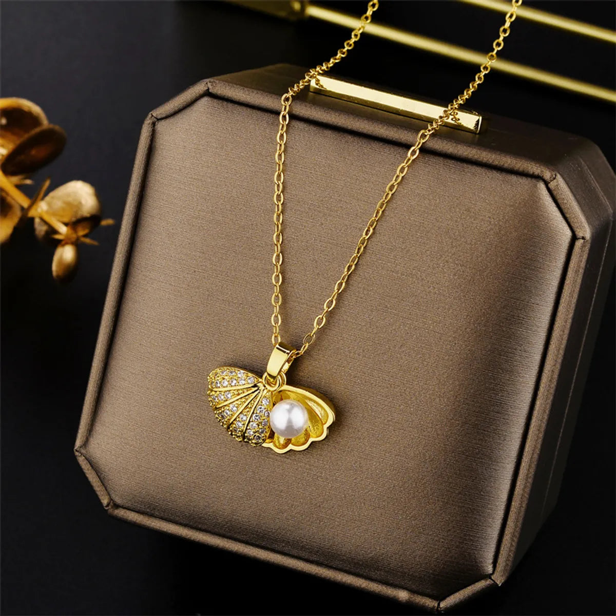 Fashion Shell Titanium Steel Plating Zircon Necklace 1 Piece