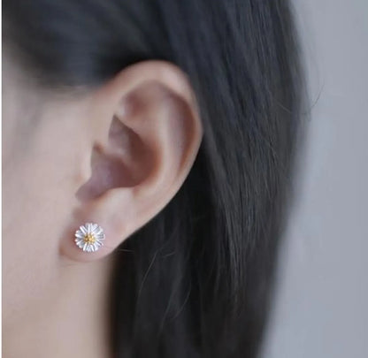 Fashion Simple Little Daisy Sunflower  Chrysanthemum Ear Studs Wholesale