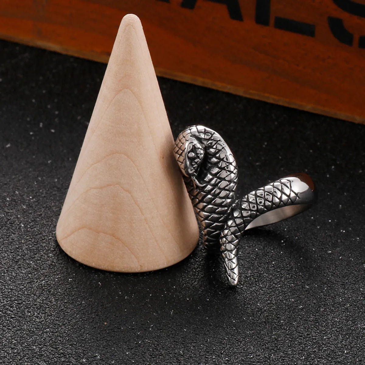 Wholesale Jewelry Fashion Snake 304 Stainless Steel Rings