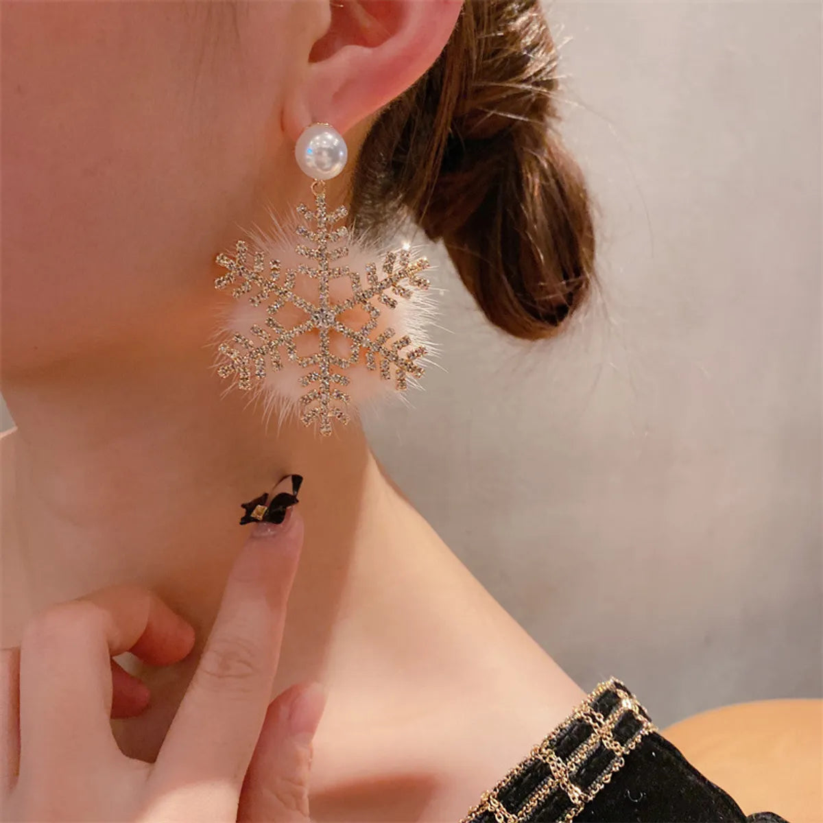 Fashion Snowflake Imitation Pearl Alloy Inlay Rhinestones Women's Drop Earrings 1 Pair