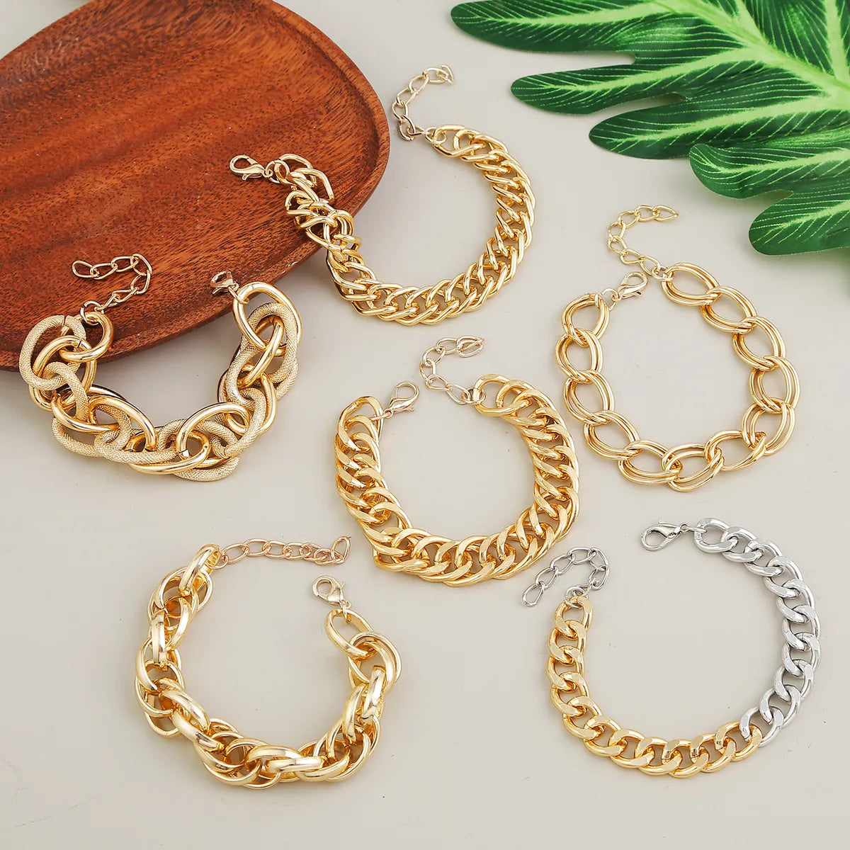 Fashion Solid Color Alloy Plating Women's Bracelets 1 Piece