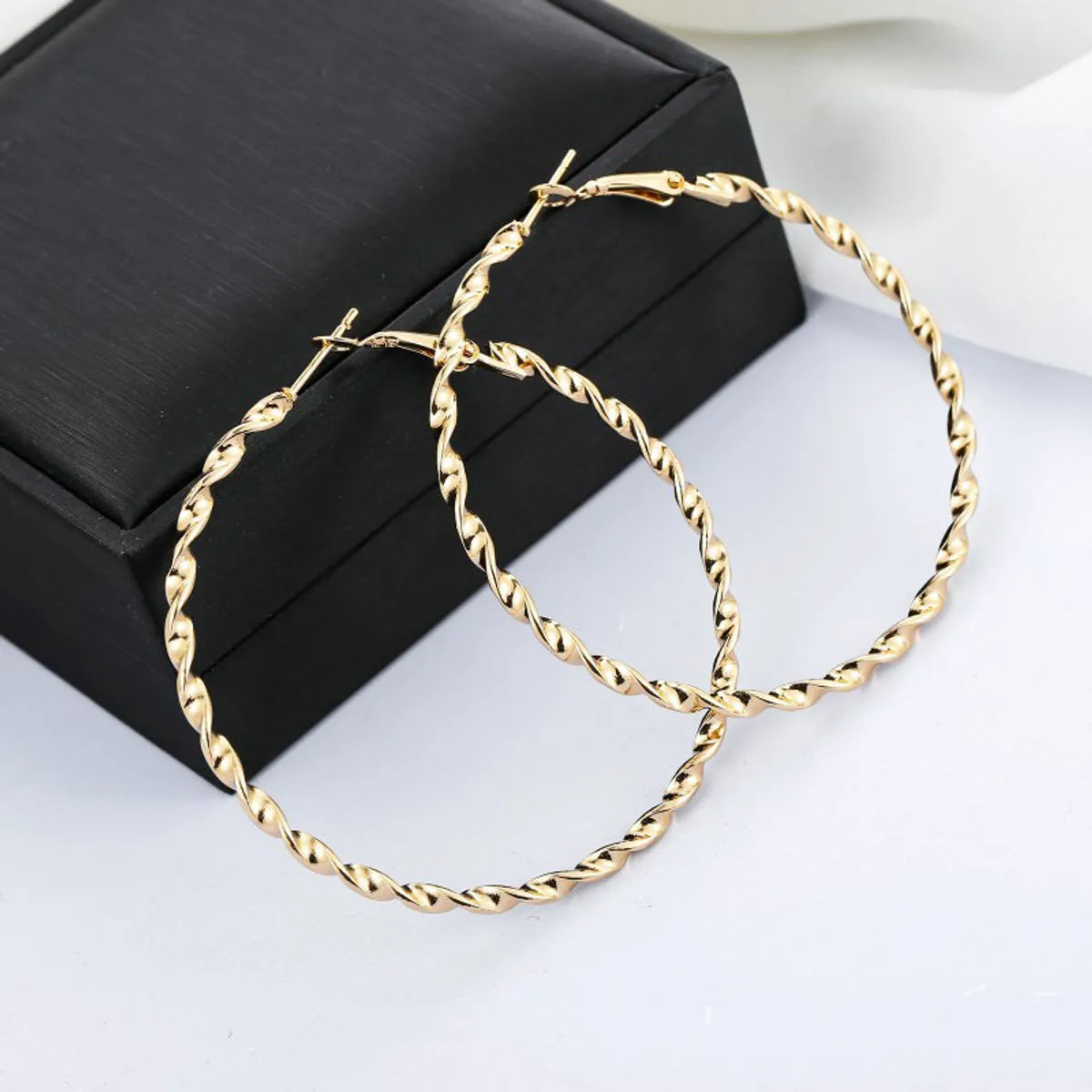 Fashion Solid Color Alloy Plating Women's Hoop Earrings 1 Pair