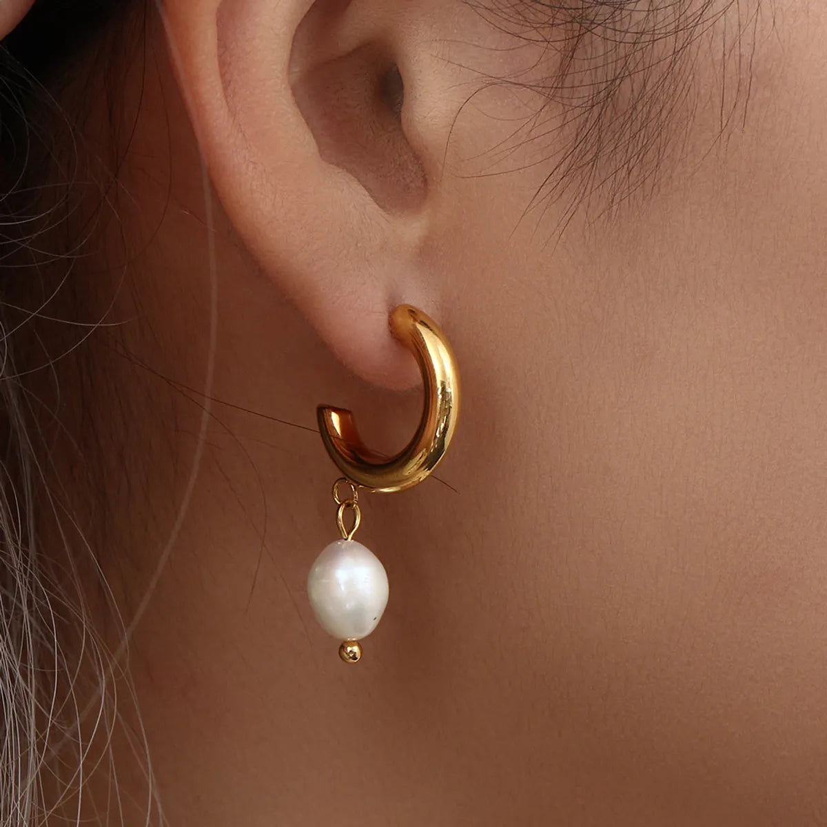 1 Pair Fashion Geometric Plating Stainless Steel Freshwater Pearl 18k Gold Plated Earrings