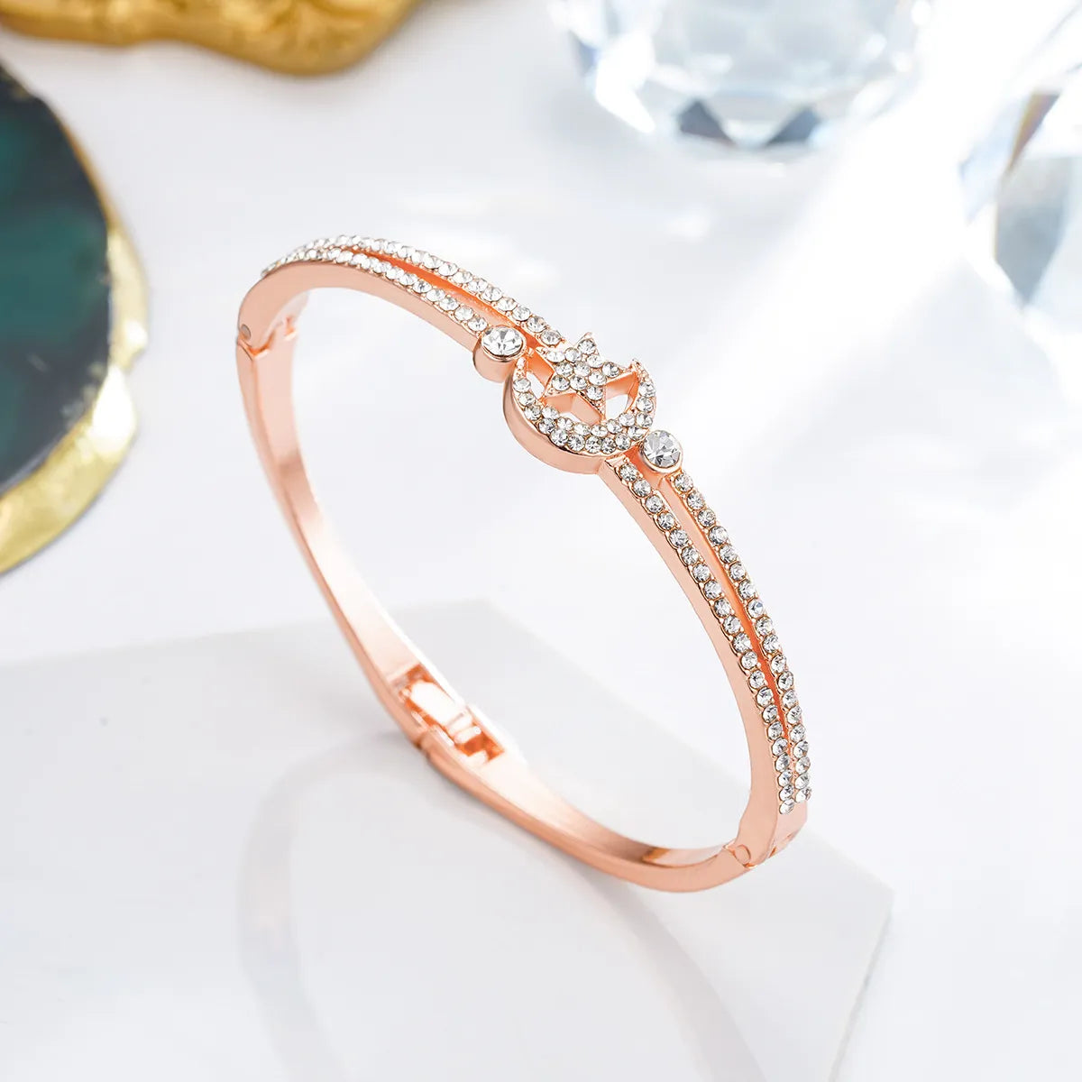 Fashion Star Moon 18K Gold Plated Rhinestones Alloy Wholesale Bangle