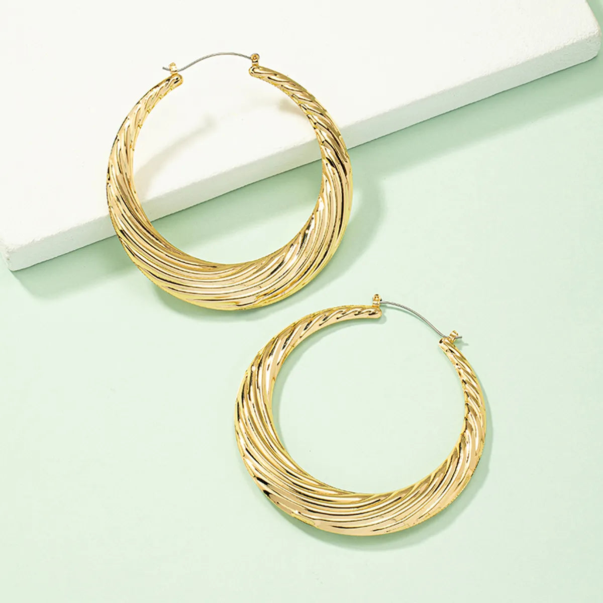 Fashion Stripe Solid Color Alloy Plating Women's Hoop Earrings 1 Pair