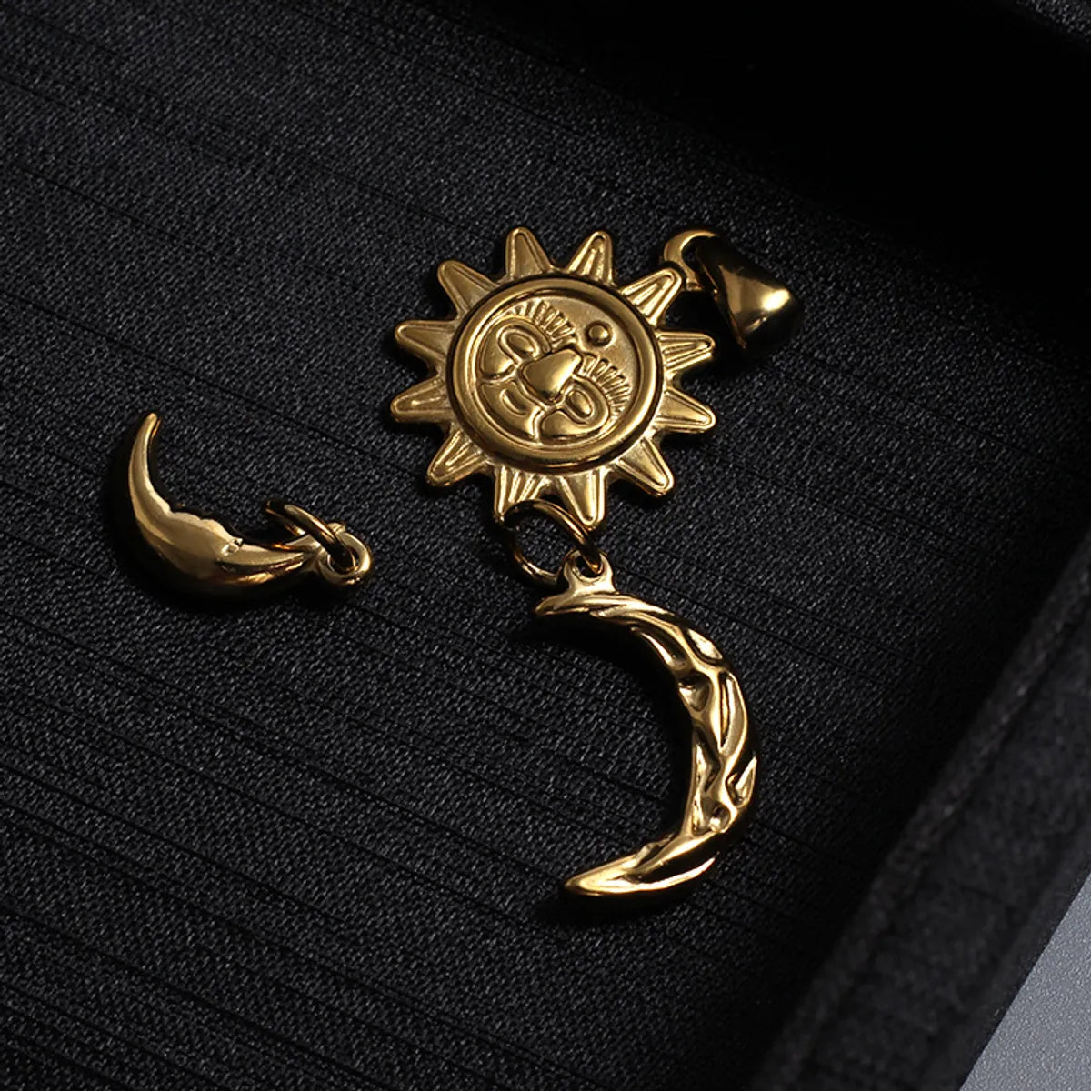 1 Piece Titanium Steel 18K Gold Plated Sun Moon Polished Pendant