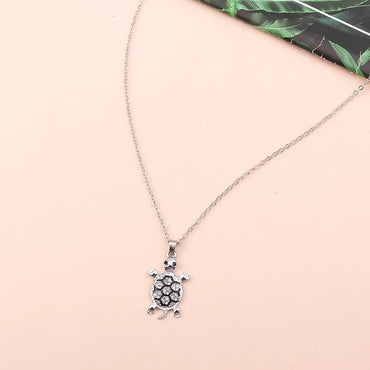 Fashion Tortoise Alloy Inlay Rhinestone Pendant Necklace