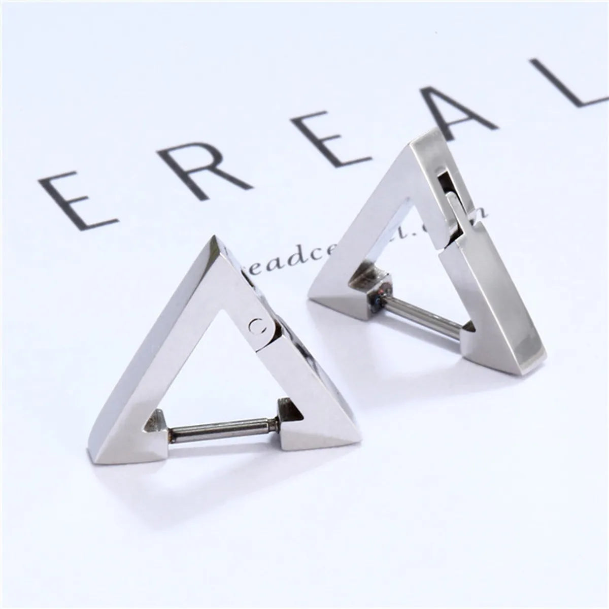 1 Piece Fashion Triangle Polishing Titanium Steel Earrings