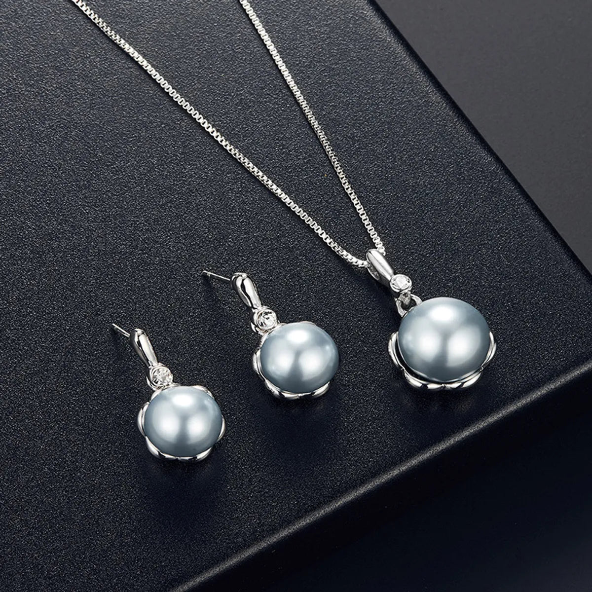 Fashion Water Droplets Alloy Inlay Zircon Women'S Earrings Necklace 1 Set