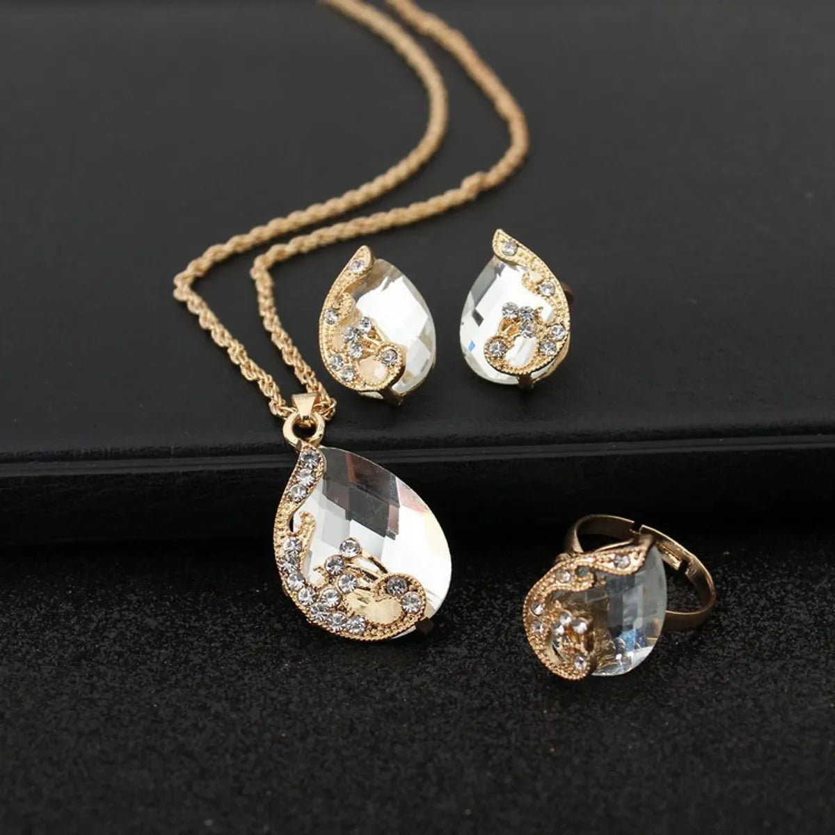 Fashion Water Droplets Alloy Inlay Zircon Women'S Earrings Necklace 1 Set