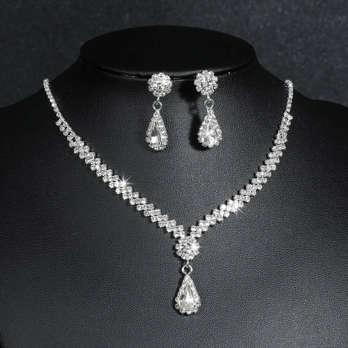 Fashion Water Droplets Tassel Artificial Crystal Metal Inlay Rhinestones Earrings Necklace 1 Set