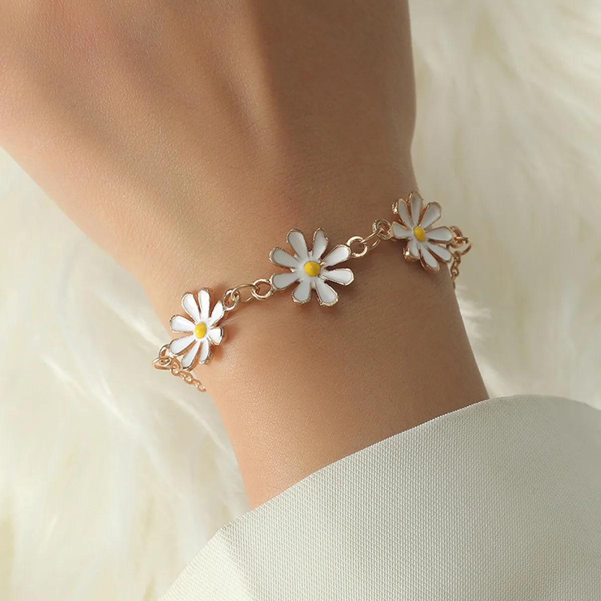 Fashionable Oil-spot Glaze Flowers Daisy Three Alloy Bracelet