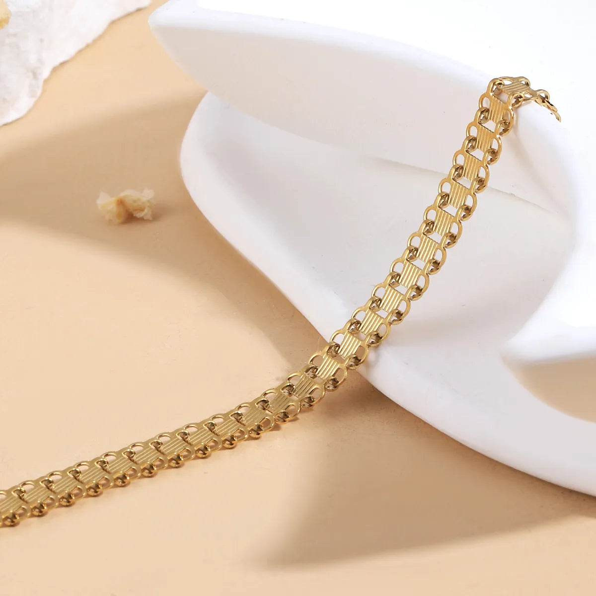 Simple Style Classic Style Solid Color 201 Stainless Steel 18K Gold Plated Bracelets In Bulk