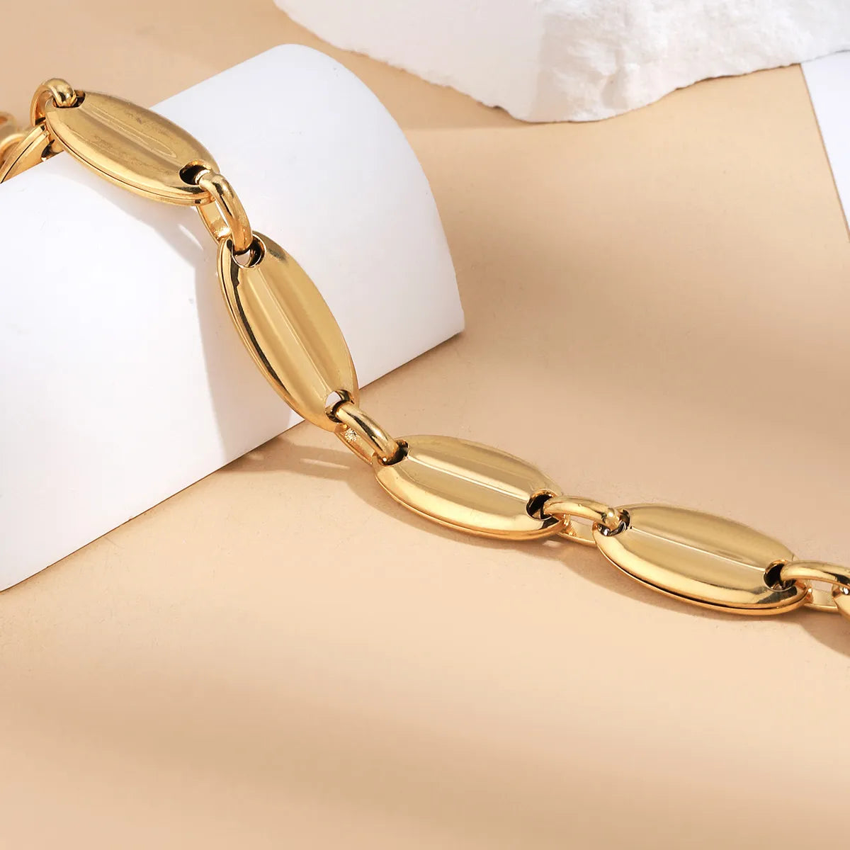 Simple Style Classic Style Solid Color 201 Stainless Steel 18K Gold Plated Bracelets In Bulk