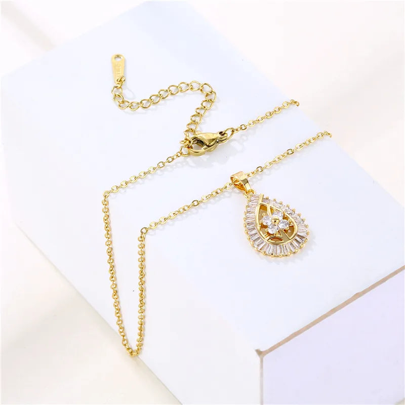 201 Stainless Steel Brass 18K Gold Plated Elegant Modern Style Classic Style Plating Inlay Four Leaf Clover Tree Water Droplets Zircon Pendant Necklace