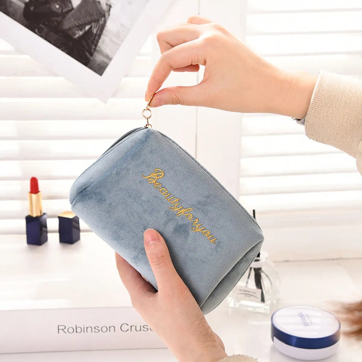 Velvet Zipper Double Layer Large Capacity Cosmetic Storage Bag