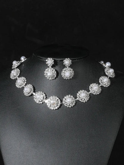 Formal Shiny Round Artificial Crystal Rhinestone Plating Inlay Rhinestones Silver Plated Women'S Earrings Necklace