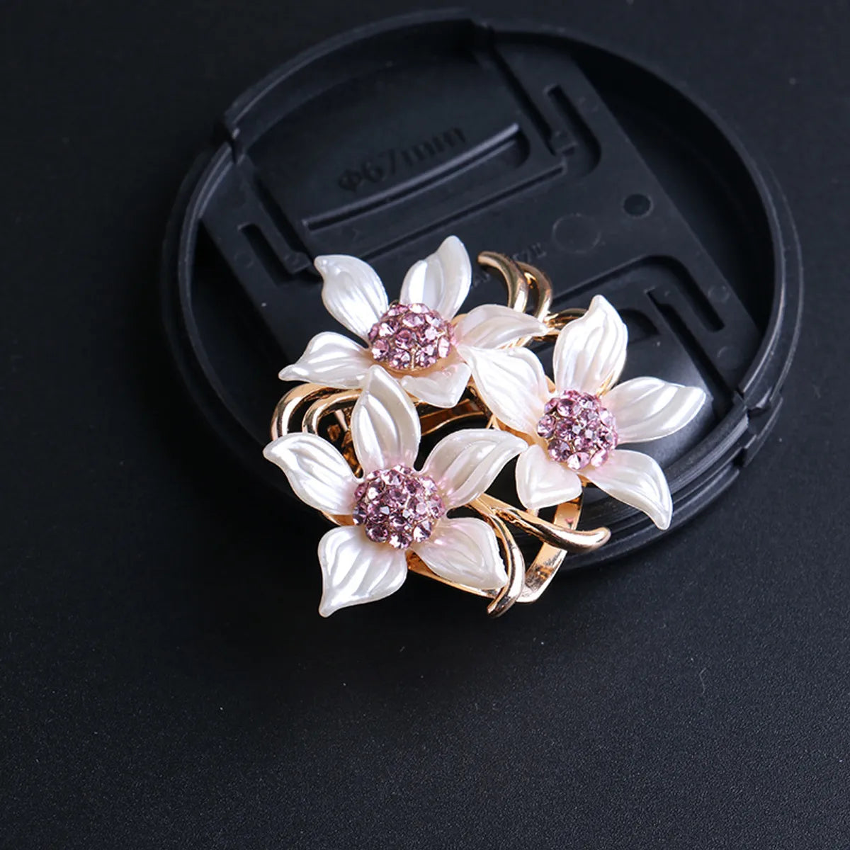 French Style Flower Alloy Plating Inlay Artificial Rhinestones Brooches 1 Piece