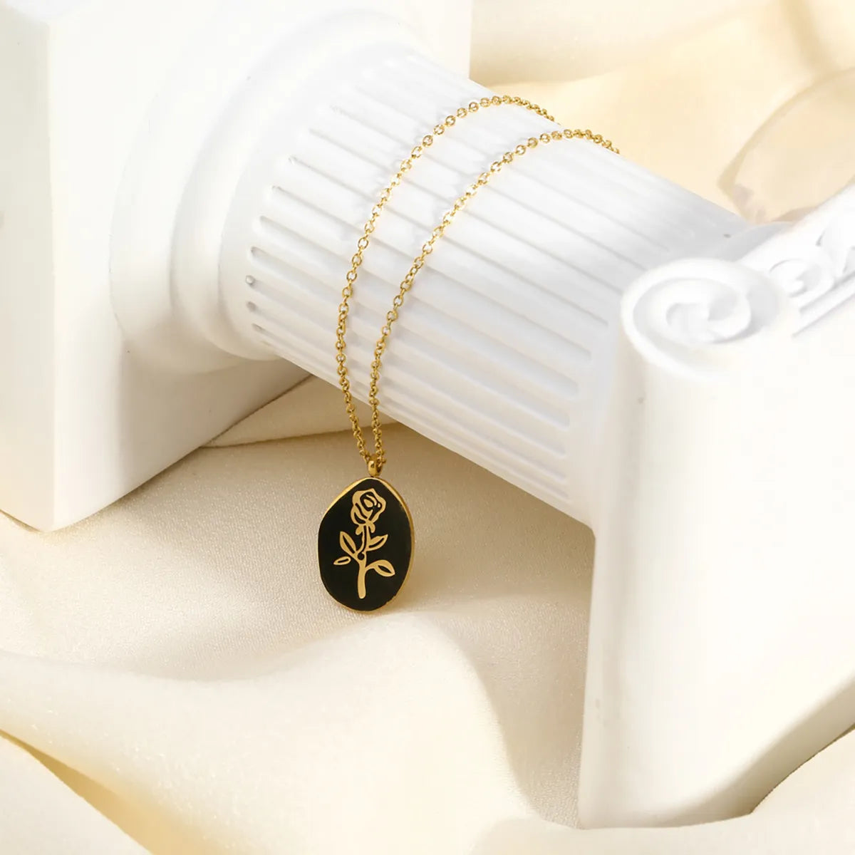 French Style Flower Stainless Steel Indentation Plating Metal 18k Gold Plated Pendant Necklace Sweater Chain