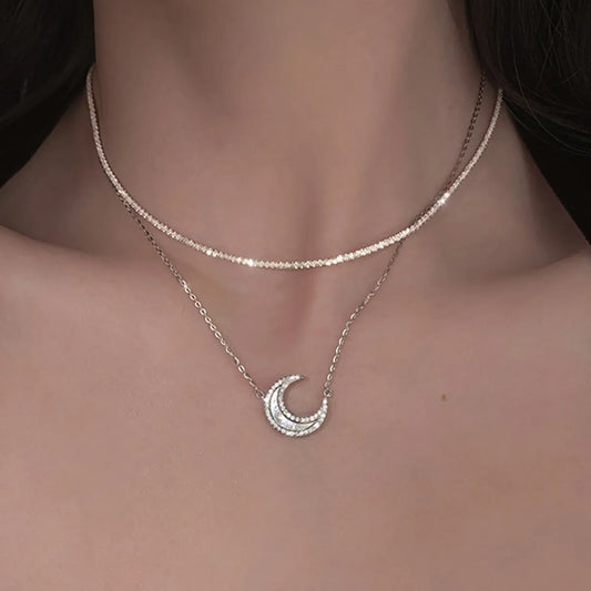 Fritillaria Moon White Simple Gypsophila Crescent Clavicle Alloy Chain