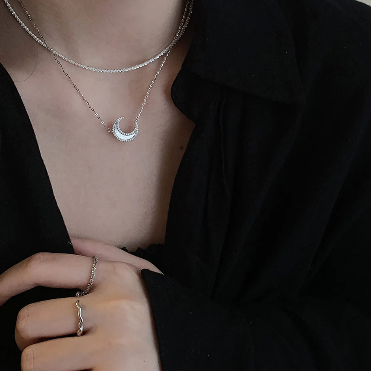 Fritillaria Moon White Simple Gypsophila Crescent Clavicle Alloy Chain