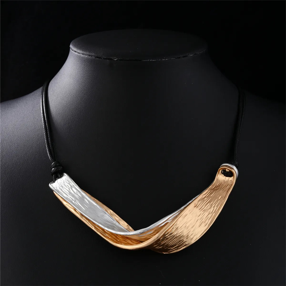 Glam Exaggerated Geometric Alloy Plating Women's Necklace