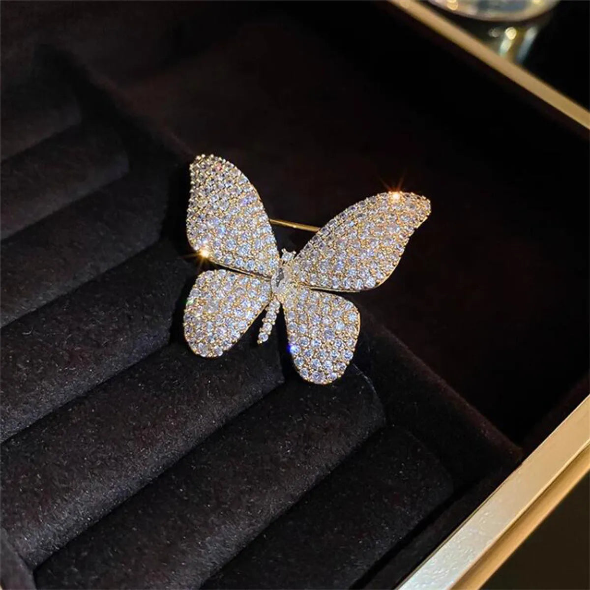 Glam Shiny Butterfly Bird Alloy Plating Inlay Artificial Pearls Rhinestones Unisex Brooches