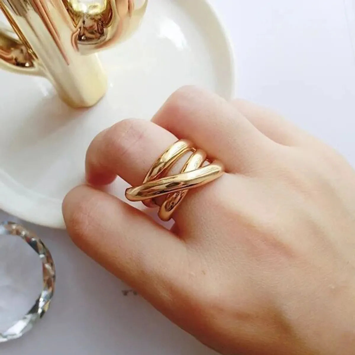 Glossy Simple Winding Ring Personalitycool Style Exquisite Copper Ring