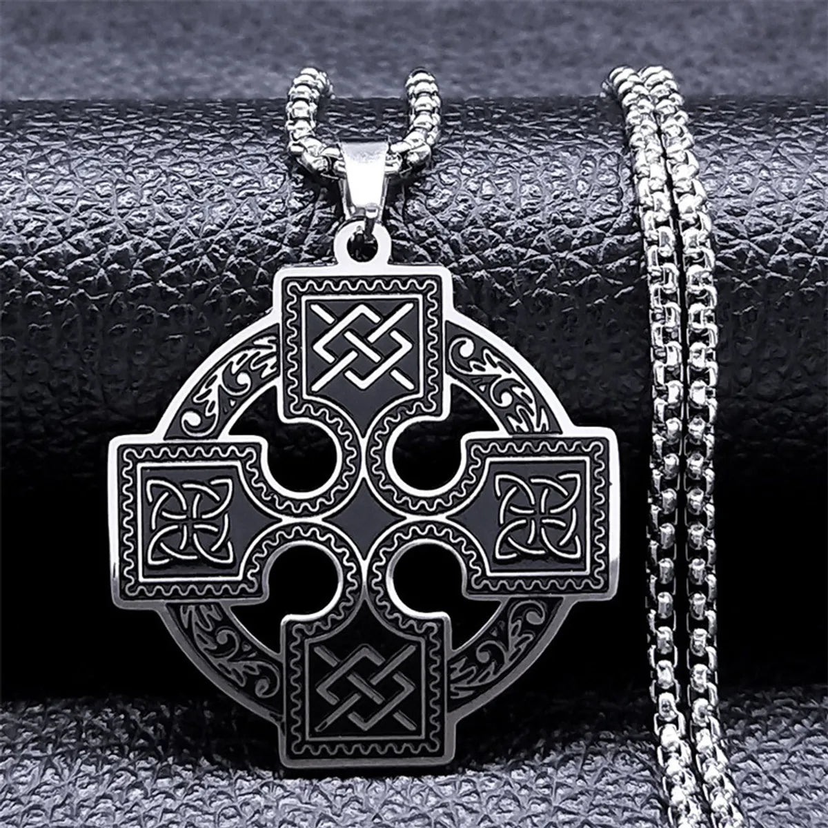 Gothic Hip-Hop Punk Knot 304 Stainless Steel Iron Hollow Out Silver Plated Unisex Pendant Necklace