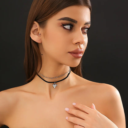 Gothic Simple Style Classic Style Irregular Heart Shape Alloy Iron Korean Velvet Tassel Three-dimensional Women's Choker