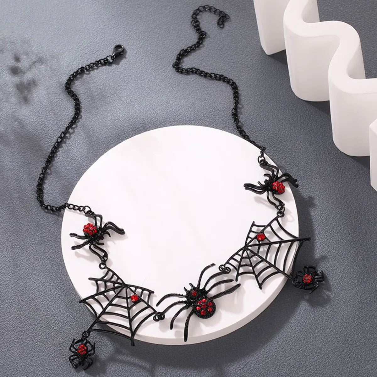 Gothic Spider Spider Web Alloy Inlay Rhinestones Men'S Necklace 1 Piece