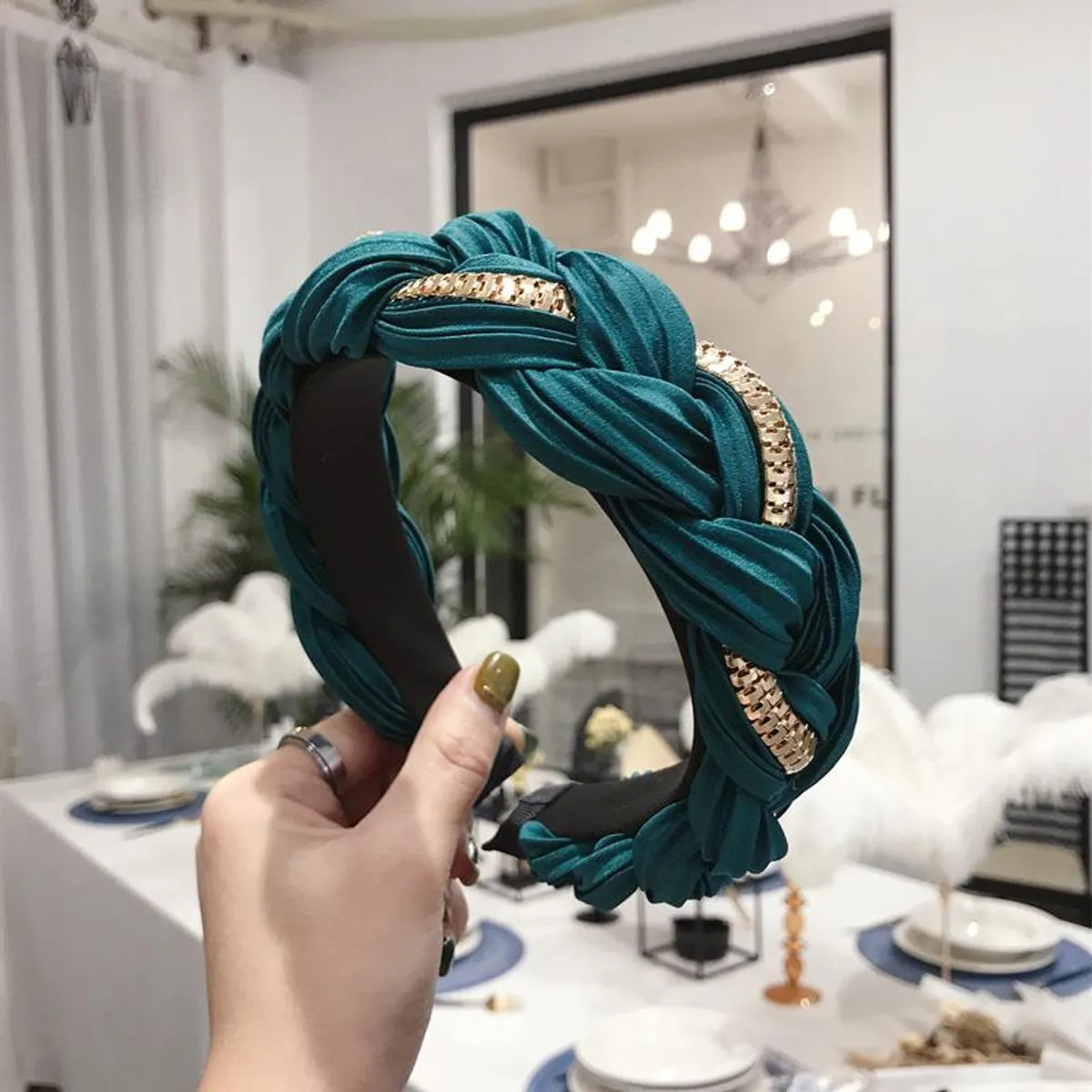 Hair Accessories Solid Color Pleated Alloy Chain Twist Braids Wide Edge Hair Band