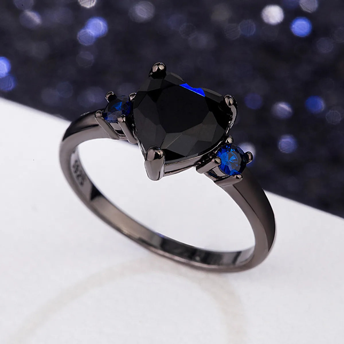 Heart-shaped Black European And American Simulation Diamond Heart-shaped Ring Fashion Jewelry