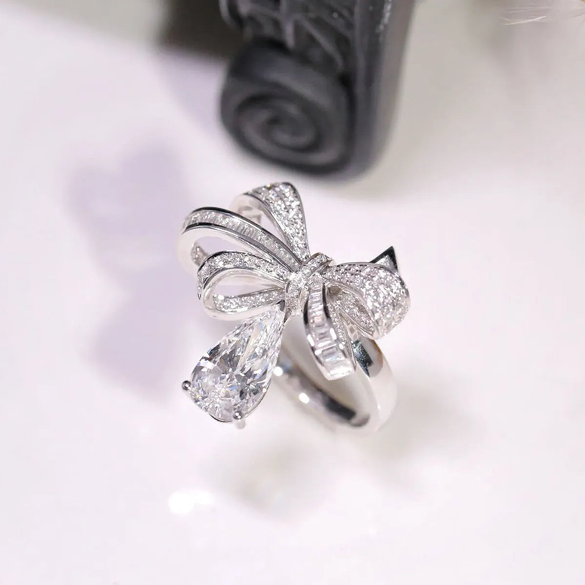 High-grade Bow Ring Women's Special-interest Design Light Luxury Three-dimensional Water Drop Pear-shaped High Carbon Diamond Middle Finger Ins Fashion Simple