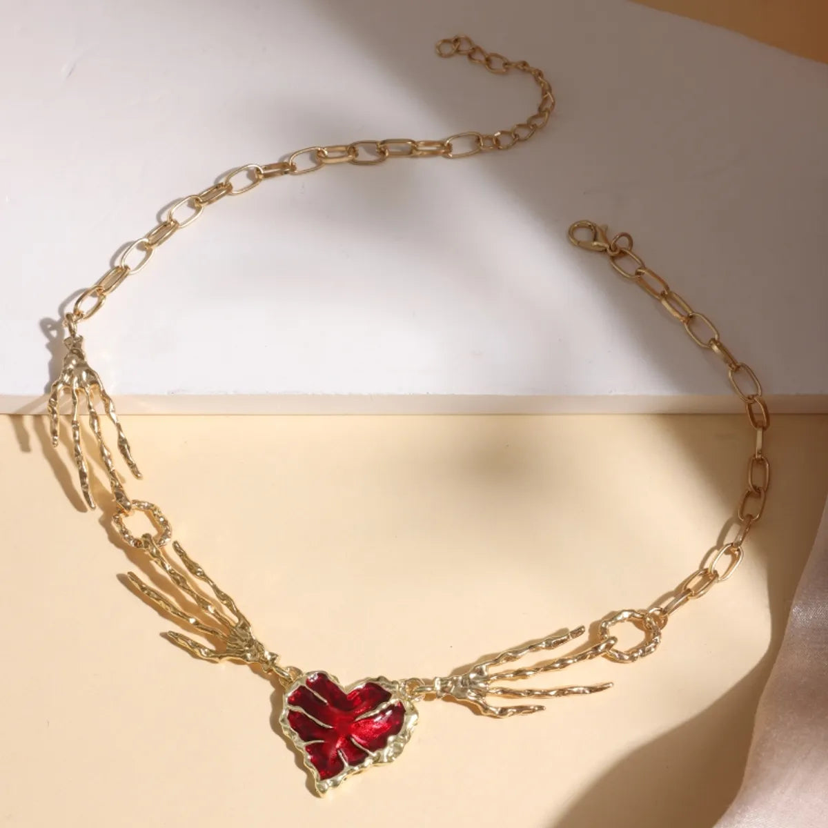 Hip-Hop Exaggerated Punk Hand Heart Shape Alloy Enamel 18K Gold Plated Women'S Necklace