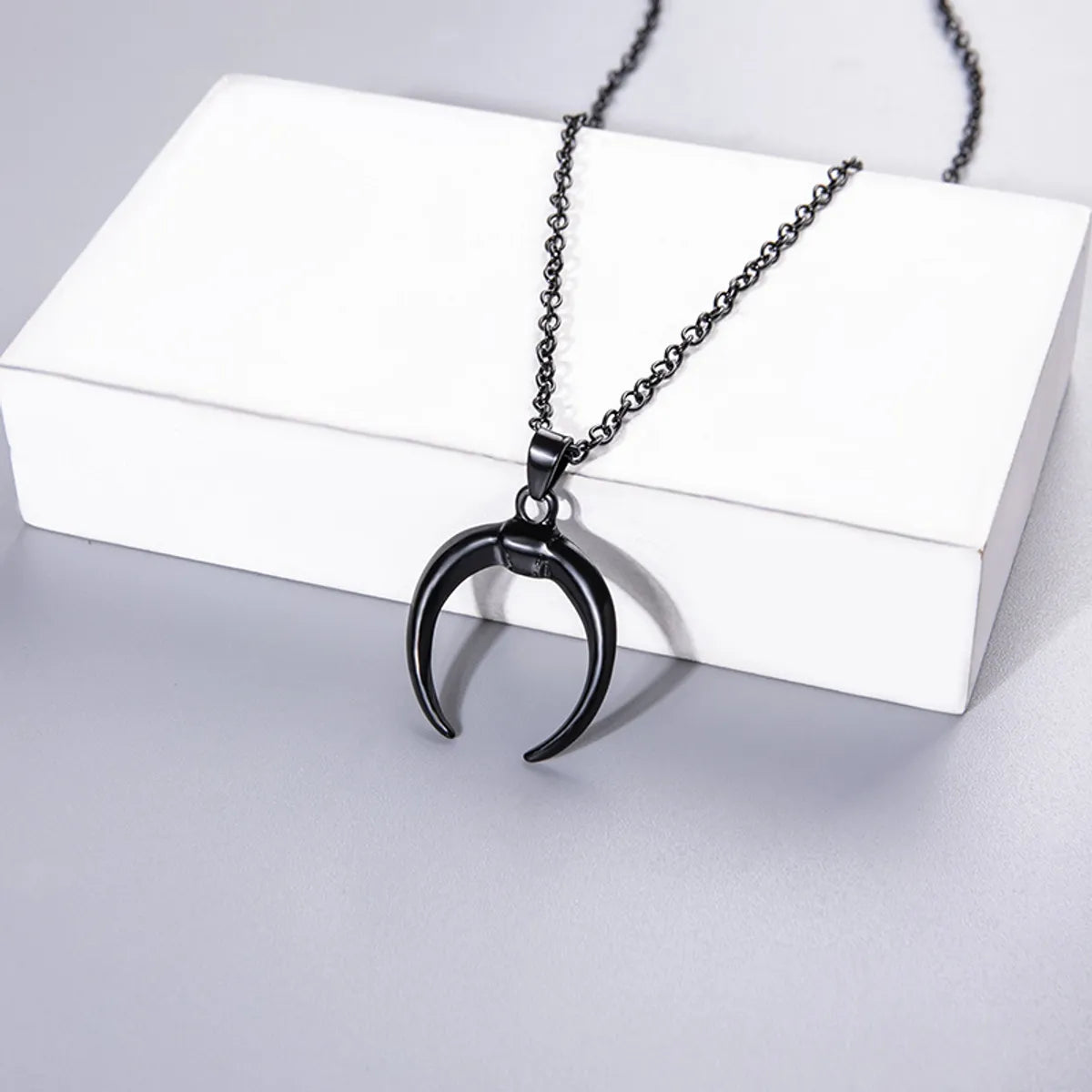 Hip-hop Fashion Halloween Horn Pendant Necklace Clavicle Chain