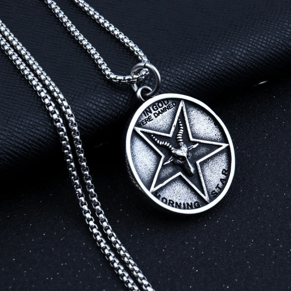 Hip-Hop Geometric Alloy Stoving Varnish Men'S Necklace