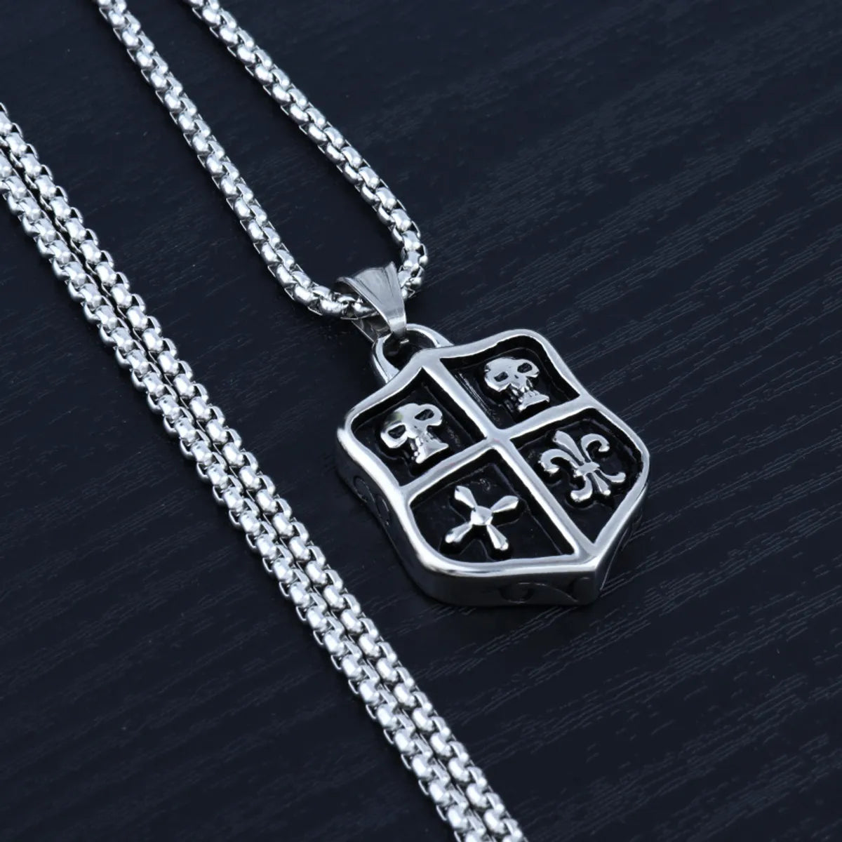 Hip-Hop Geometric Alloy Stoving Varnish Men'S Necklace