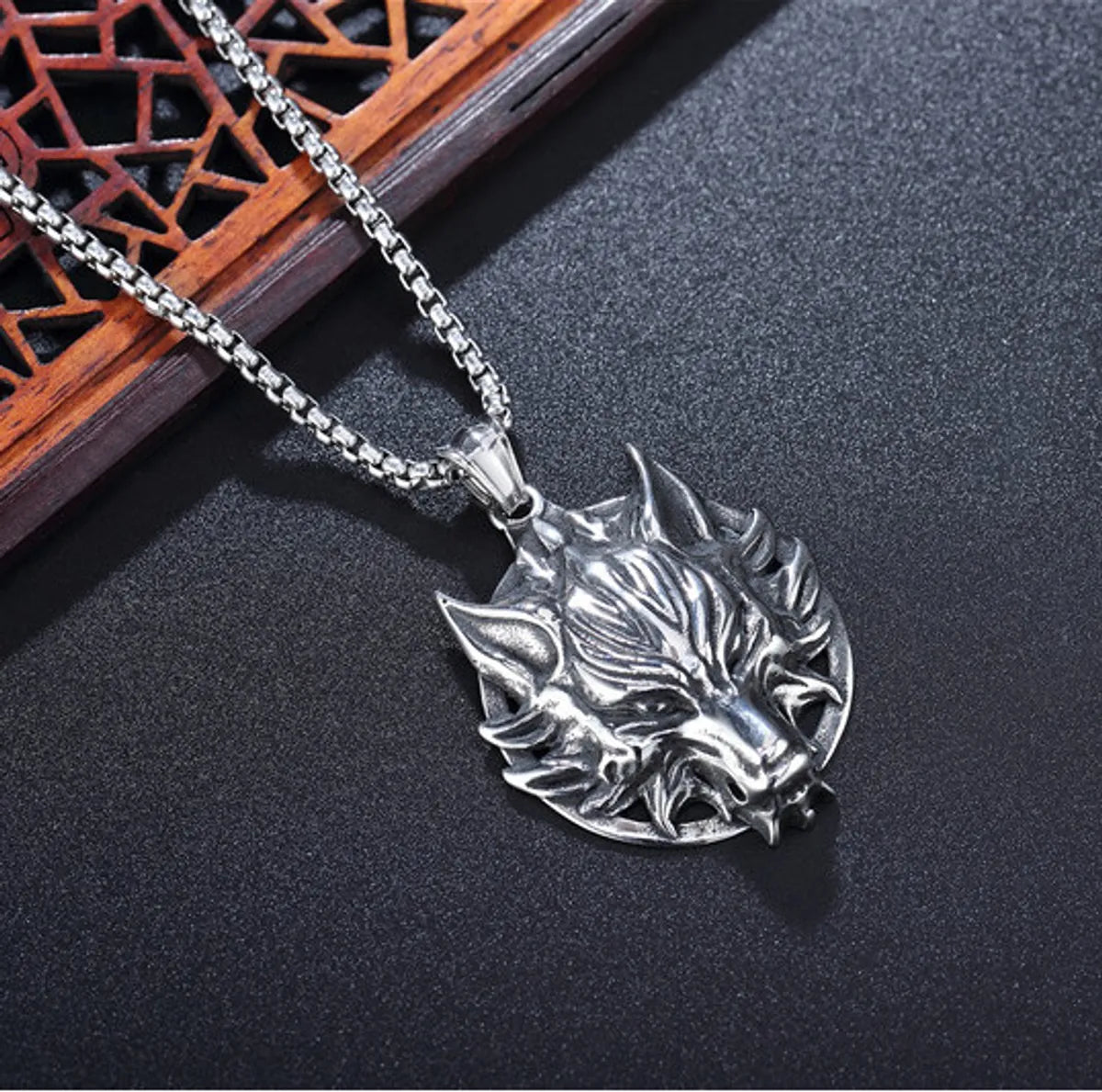 Hip-Hop Geometric Alloy Stoving Varnish Men'S Necklace