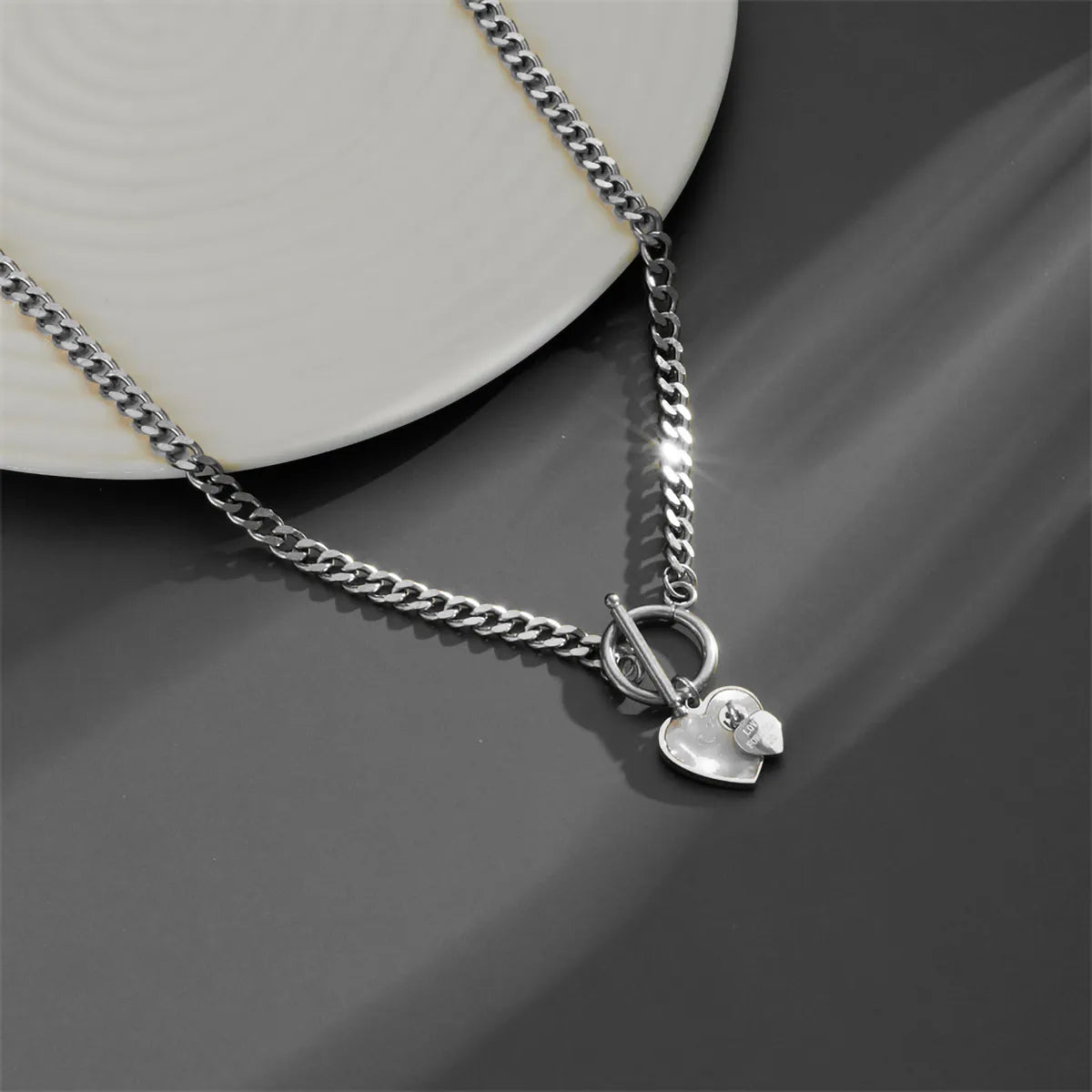 Hip-hop Punk Heart Shape Titanium Steel Plating Inlay Shell 18k Gold Plated Pendant Necklace