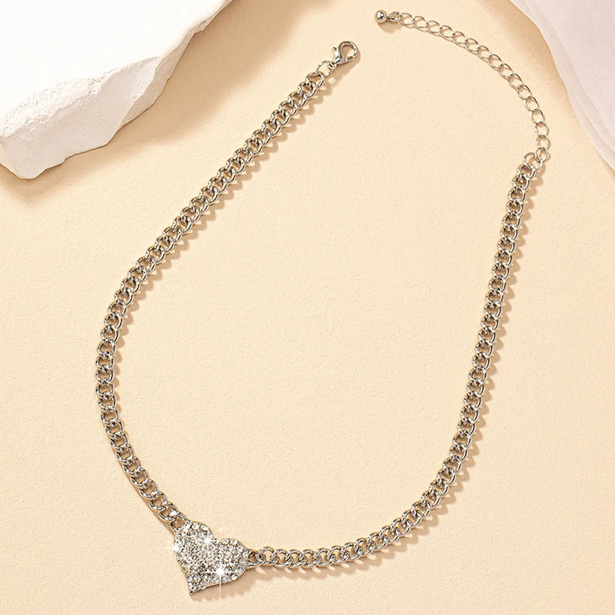 Hip-hop Retro Commute Heart Shape Alloy Inlay Rhinestones Women's Necklace