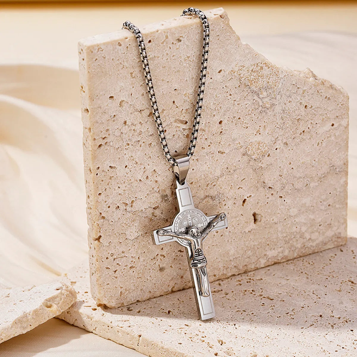 Hip-Hop Retro Cross Round Square 304 Stainless Steel Women'S Pendant Necklace